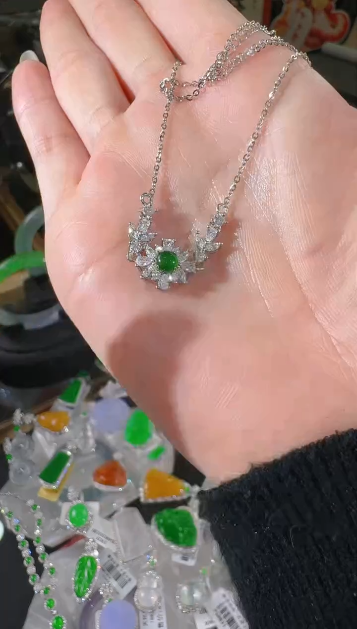 【闪购商品】翡翠吊坠(不含链)银S925镶嵌蛋面