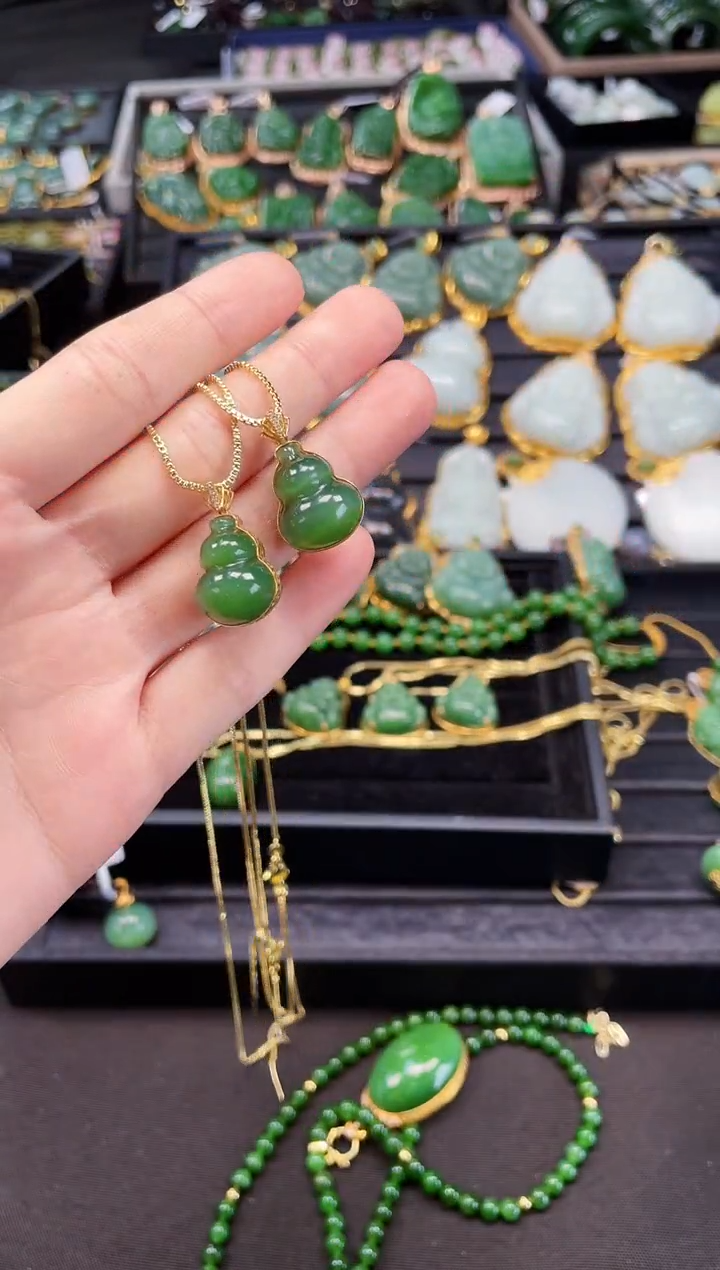 【闪购商品】和田玉吊坠18K金镶嵌25MM 多样性发一Z