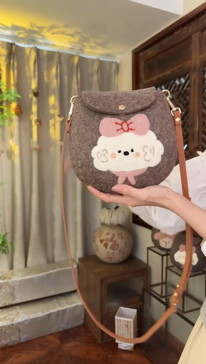 羊毛非遗纯手工包  蛋蛋包比熊