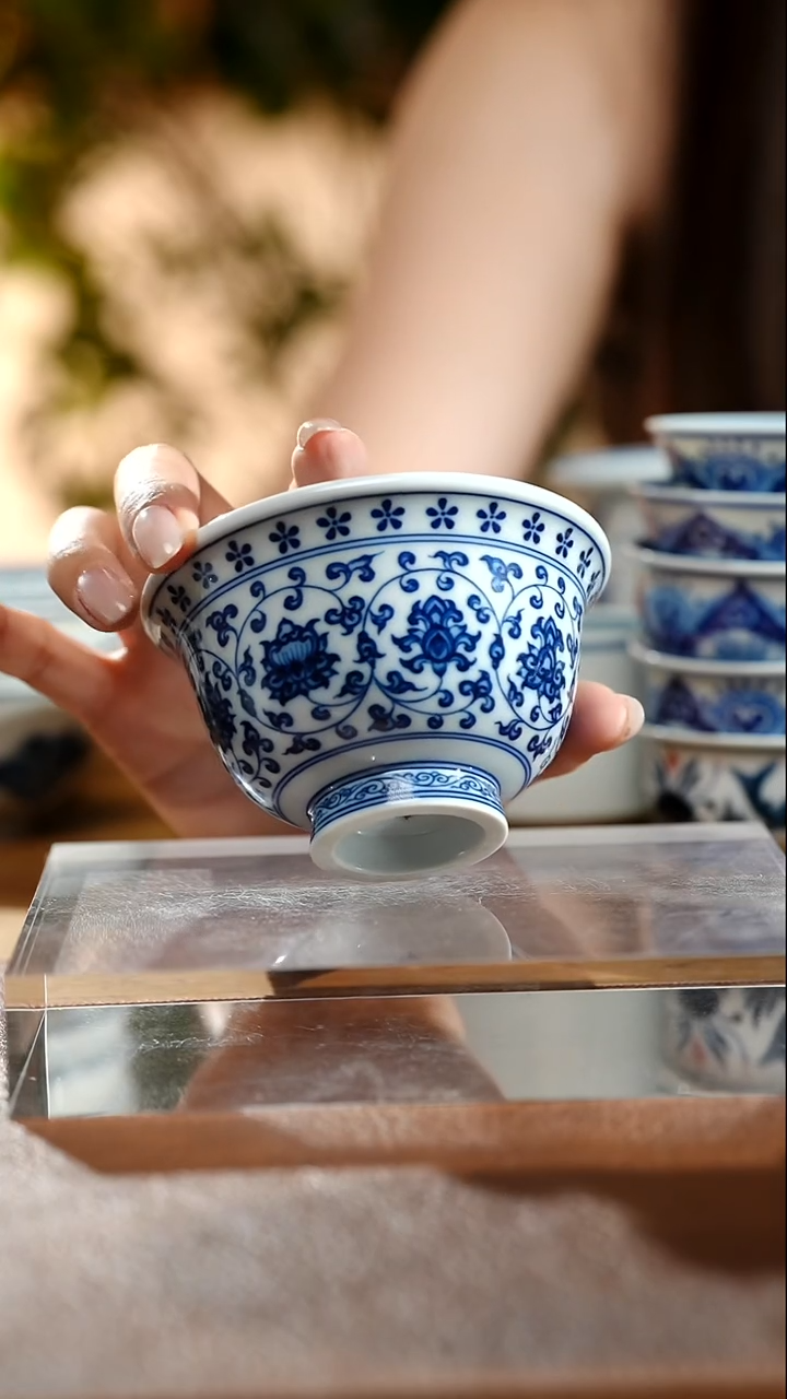 杯子仿清缠枝莲压手100cc
