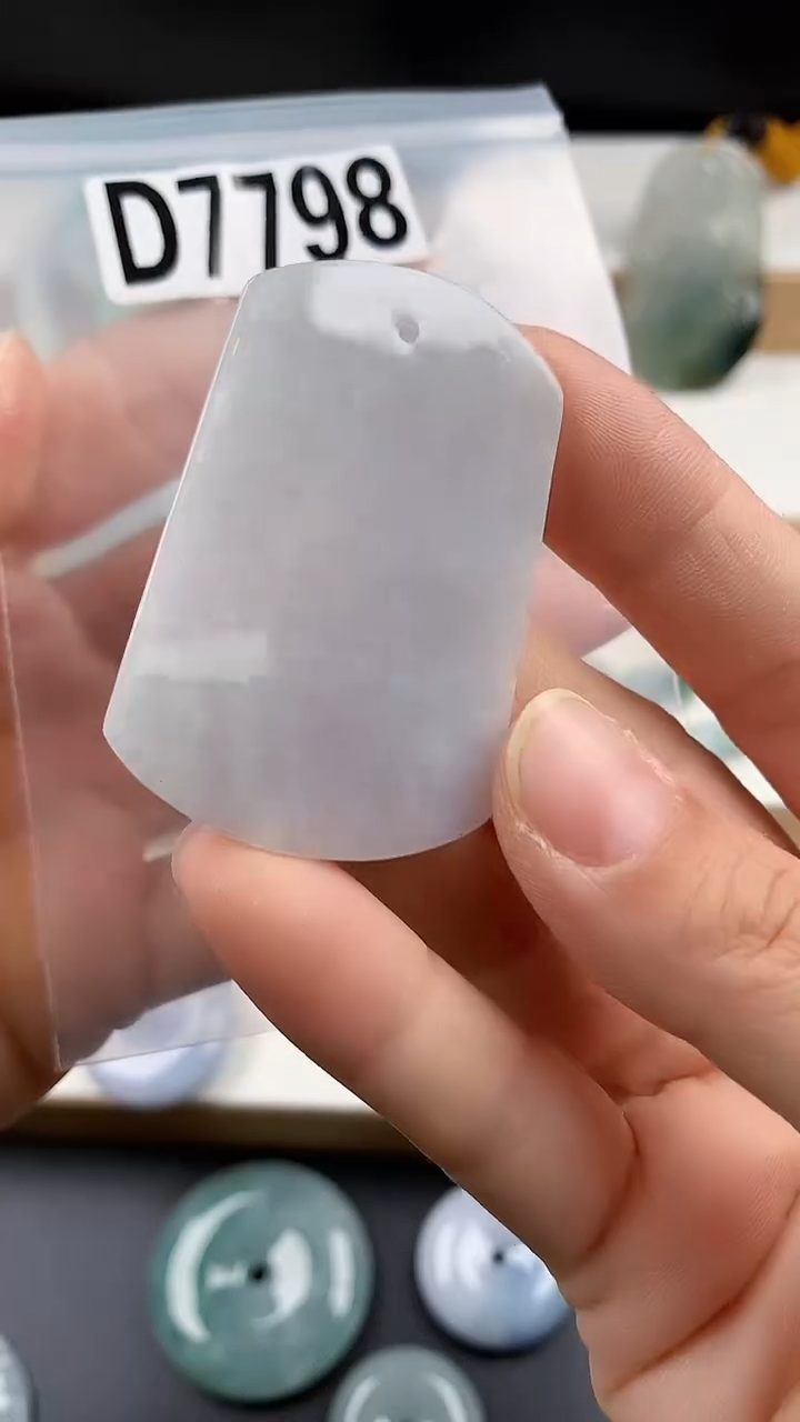 颈饰未镶嵌翡翠天然翡翠吊坠挂件