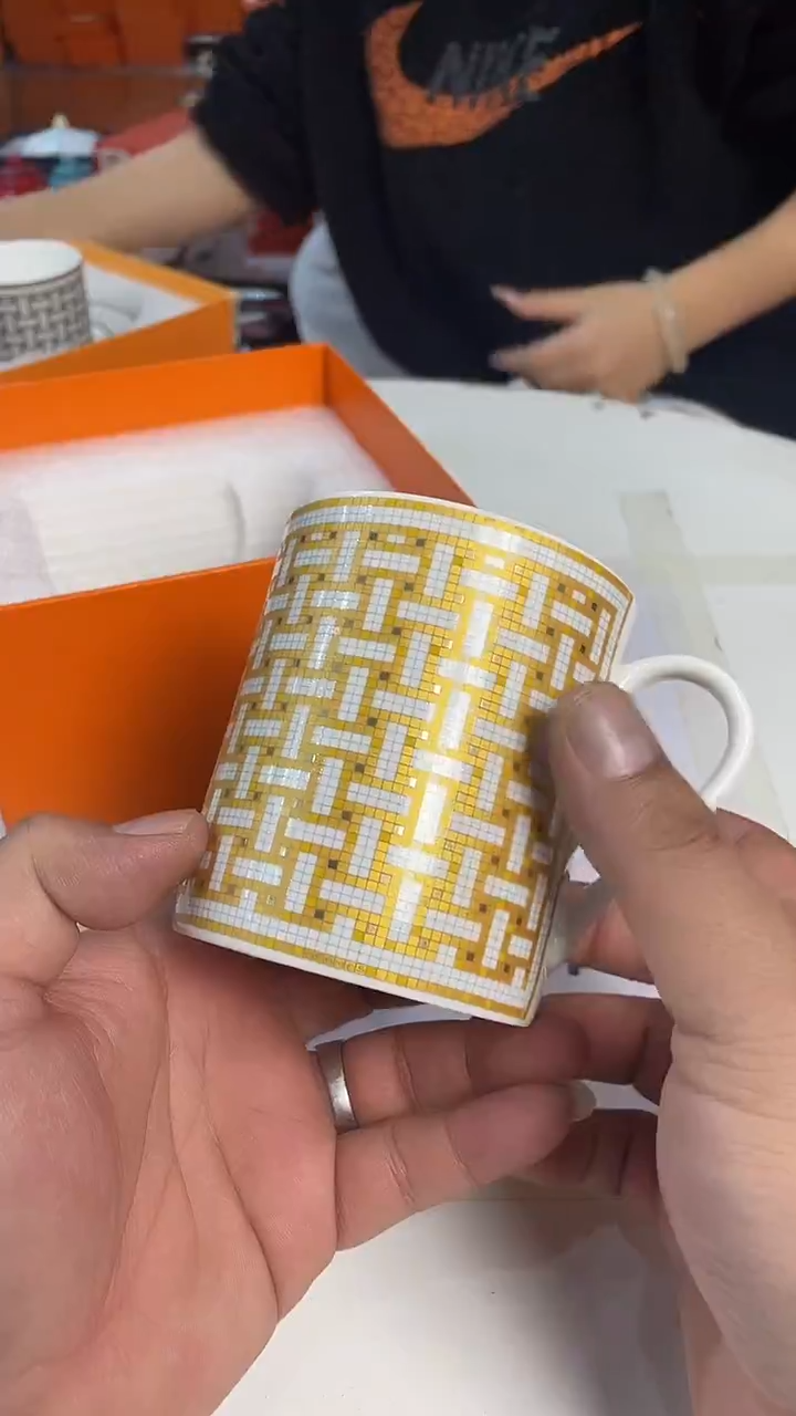 杯鸿辉家品牌瓷器，京东包邮！