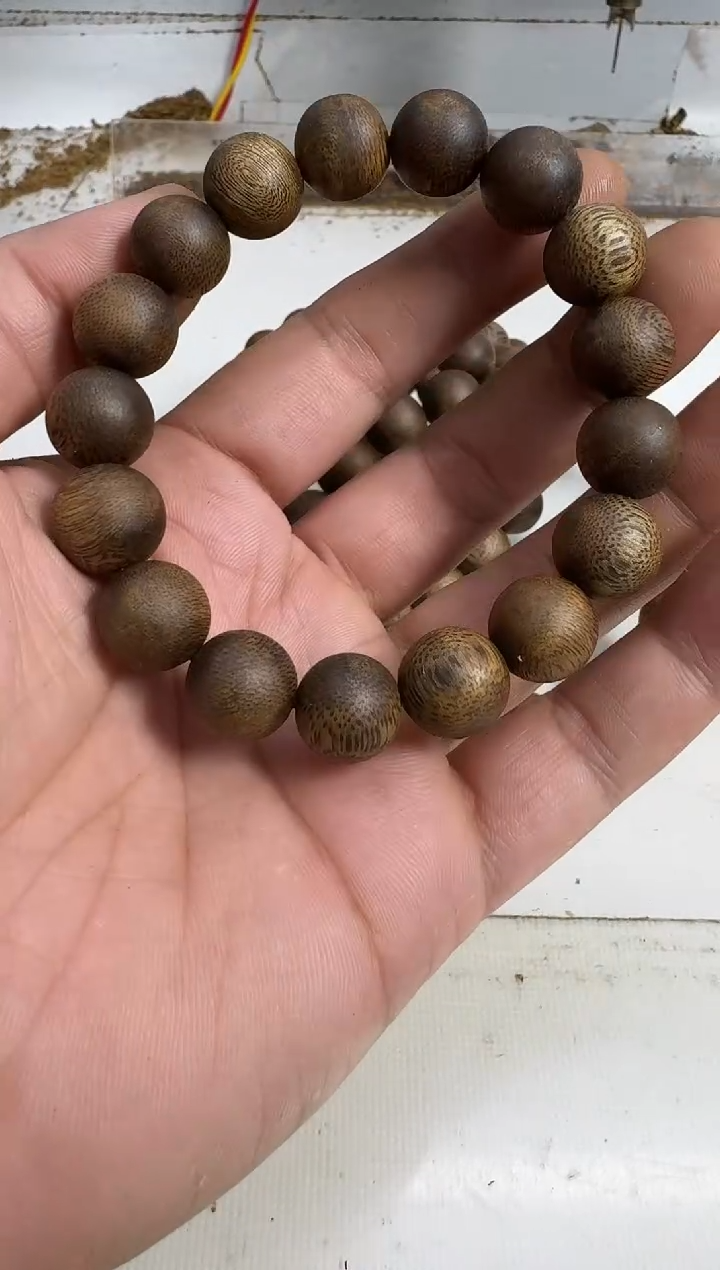 沉香手串1.3规格单圈13克