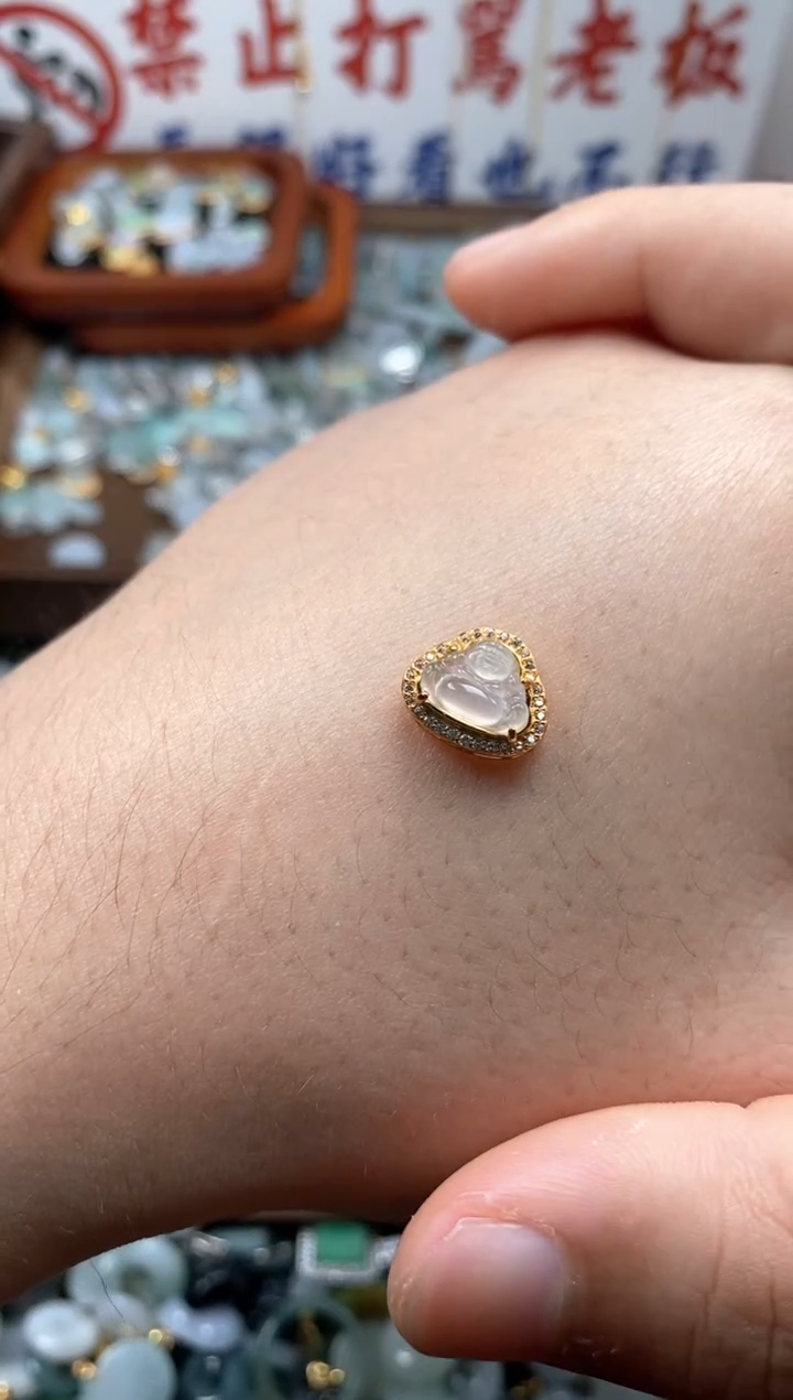 【闪购商品】翡翠颈饰未镶嵌新年快乐！