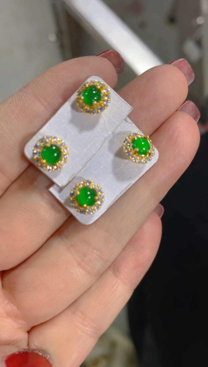 【闪购商品】翡翠耳饰未镶嵌天然A货翡多样性发货拍一发一