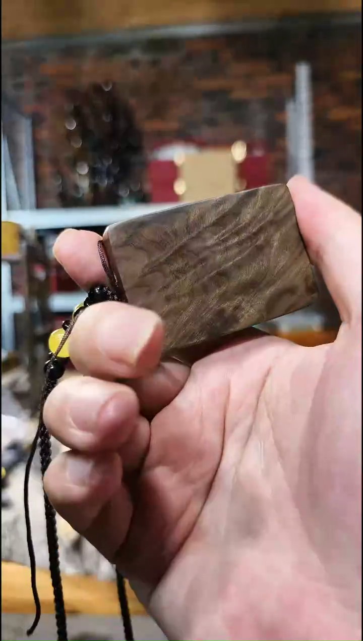 金丝楠无事牌脖挂