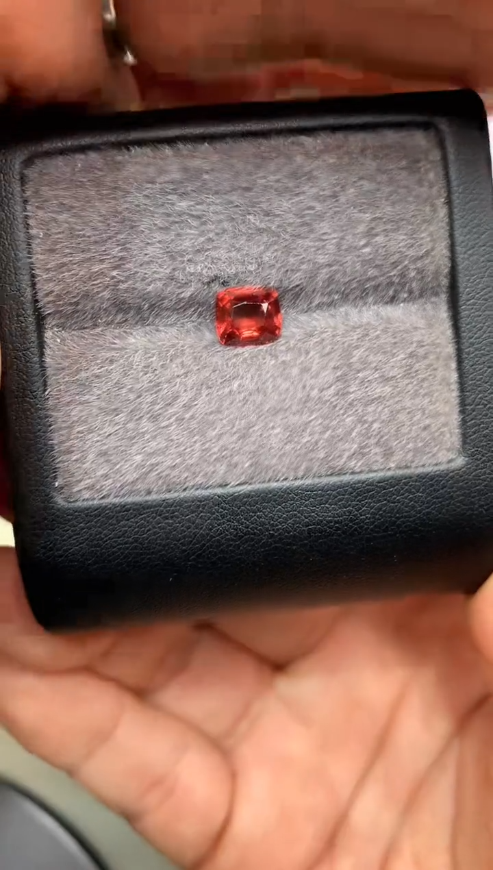 【闪购商品】定制尖晶石裸石未镶嵌枕型 日落橙色调尖晶石 1.68ct