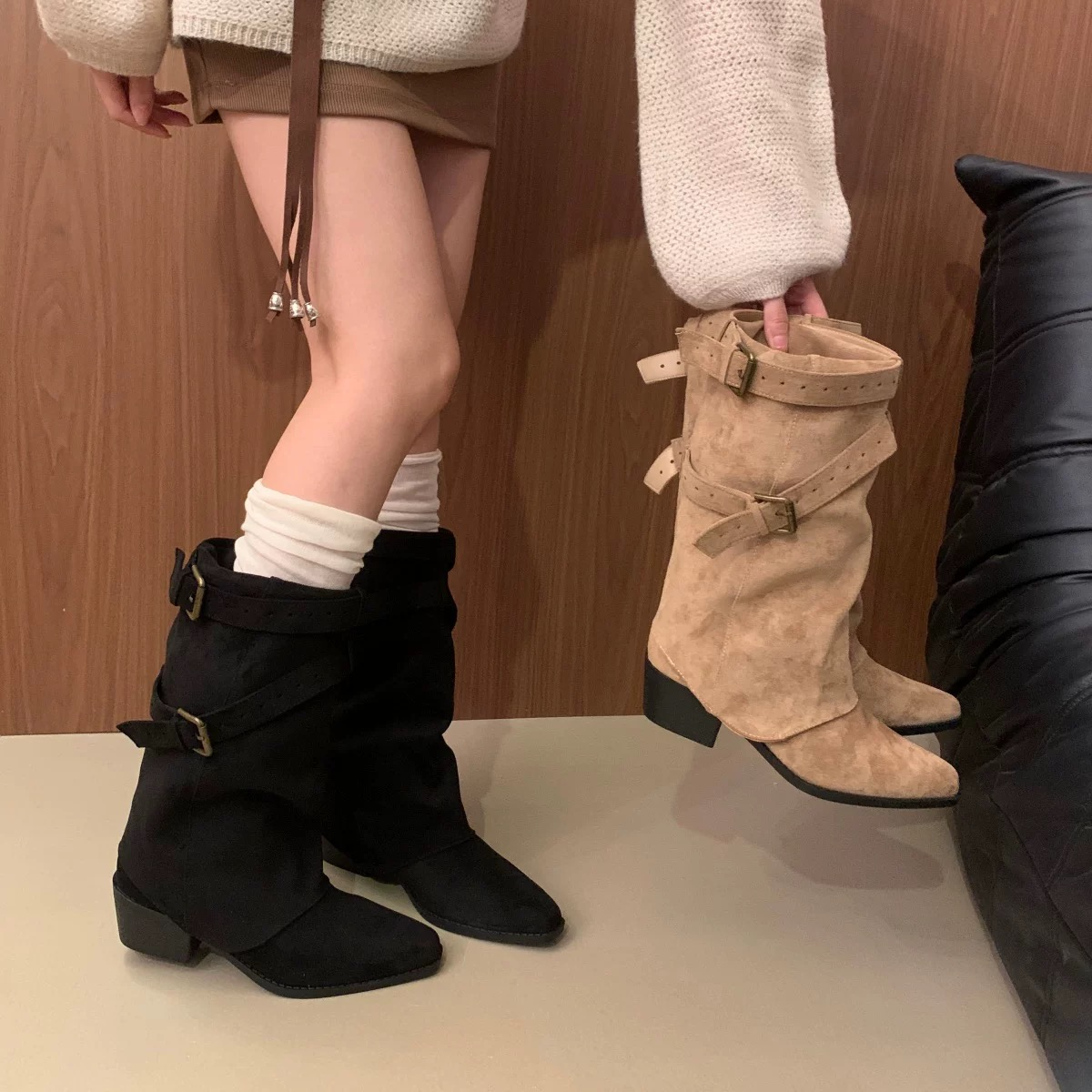 猪猪辣妹炸街卡其色粗跟尖头牛仔单鞋-8883