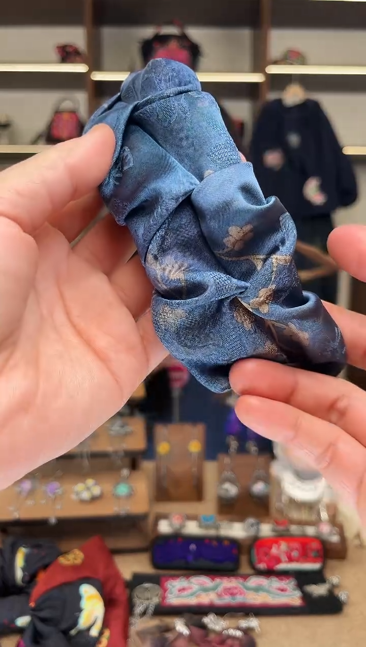 织绣A42黔东南苗族刺绣 