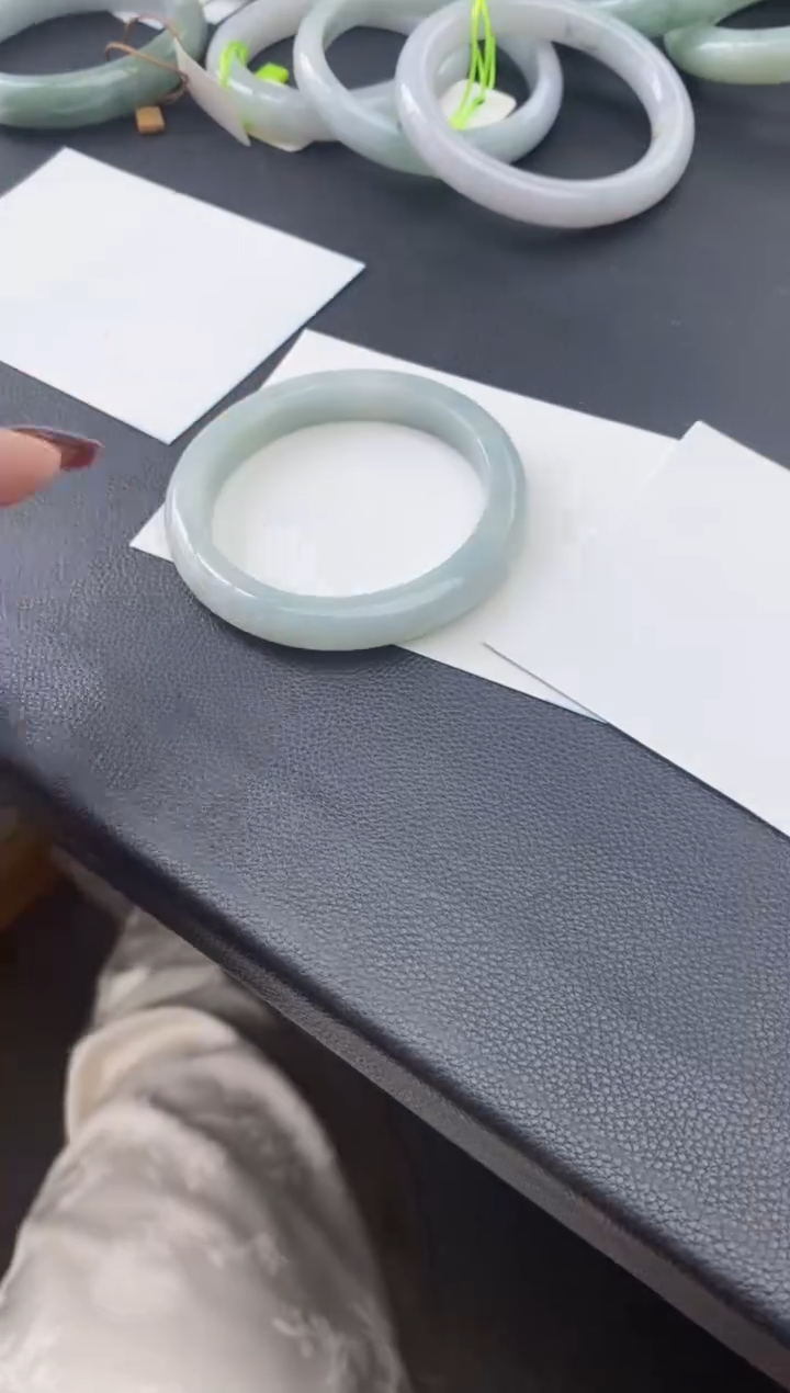 【闪购商品】翡翠手镯未镶嵌55圈口
