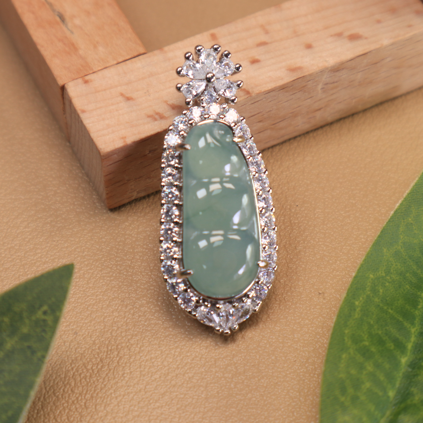 天然A货翡翠精美时尚福豆吊坠（多样性发货）