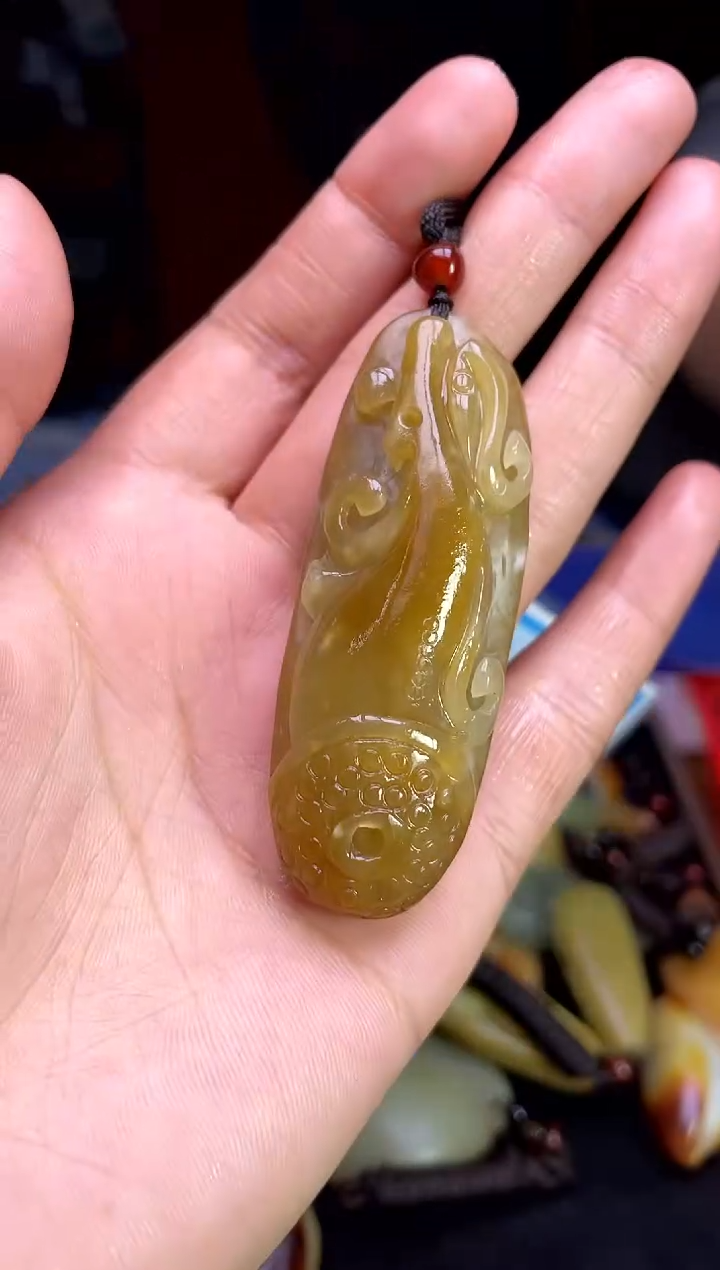 和田玉未镶嵌颈饰1