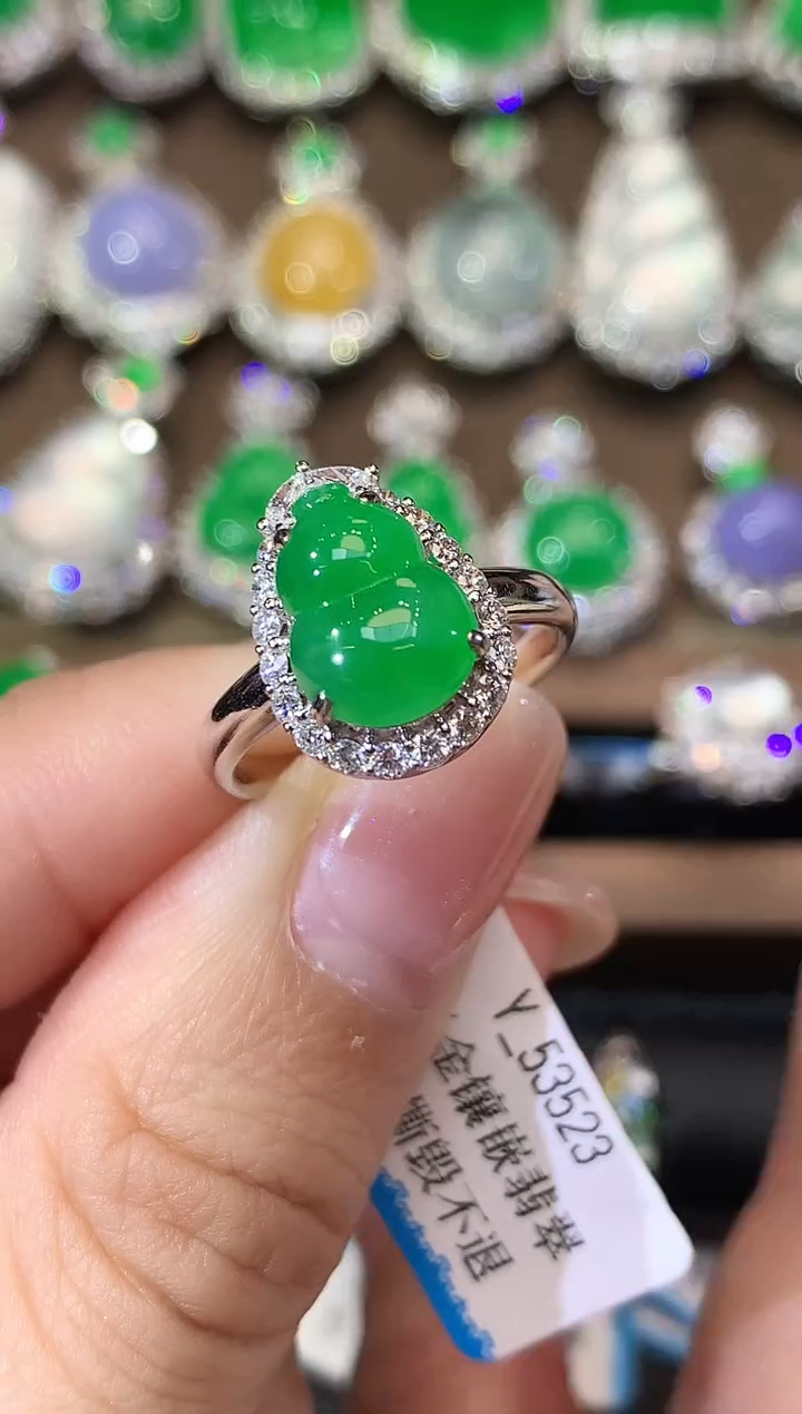 18K金镶嵌戒指翡翠A101