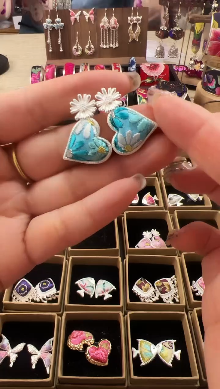 【闪购商品】织绣民族风老绣饰品058