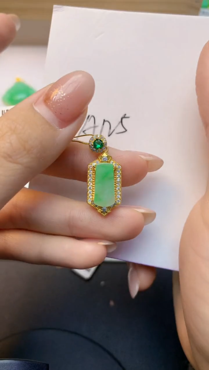 颈饰未镶嵌翡翠天然A货缅甸翡翠百元以上9元证书费自理