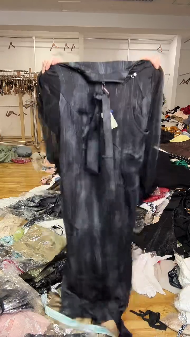 连衣裙 L码 110-120斤以里