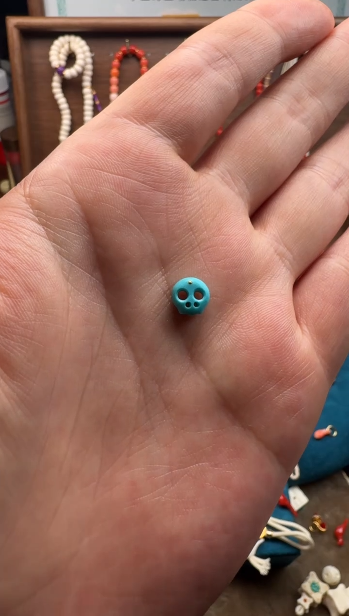 未镶嵌绿松石颈饰雕刻配饰