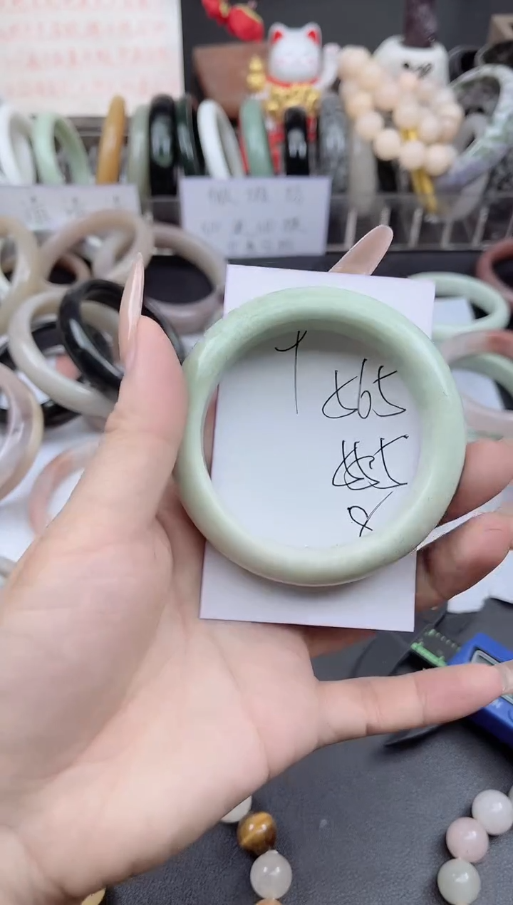 未镶嵌手镯石英质玉565