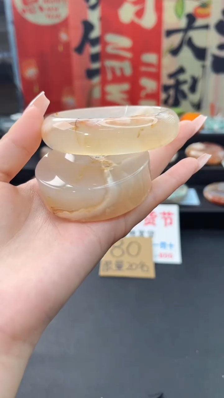 【闪购商品】石英质玉手镯未镶嵌赠送镯心（圈口）无证书61
