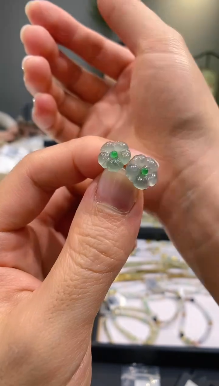 【闪购商品】翡翠吊坠(不含链)银S925镶嵌梅花耳钉