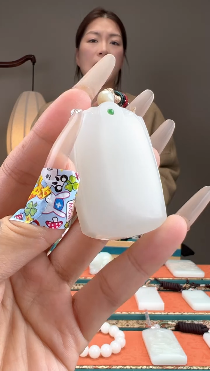 【闪购商品】和田玉颈饰未镶嵌1