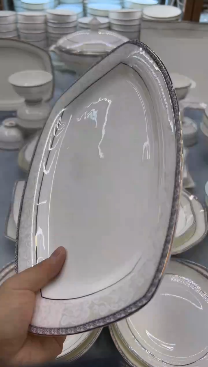 骨瓷 玲珑12方鱼1个