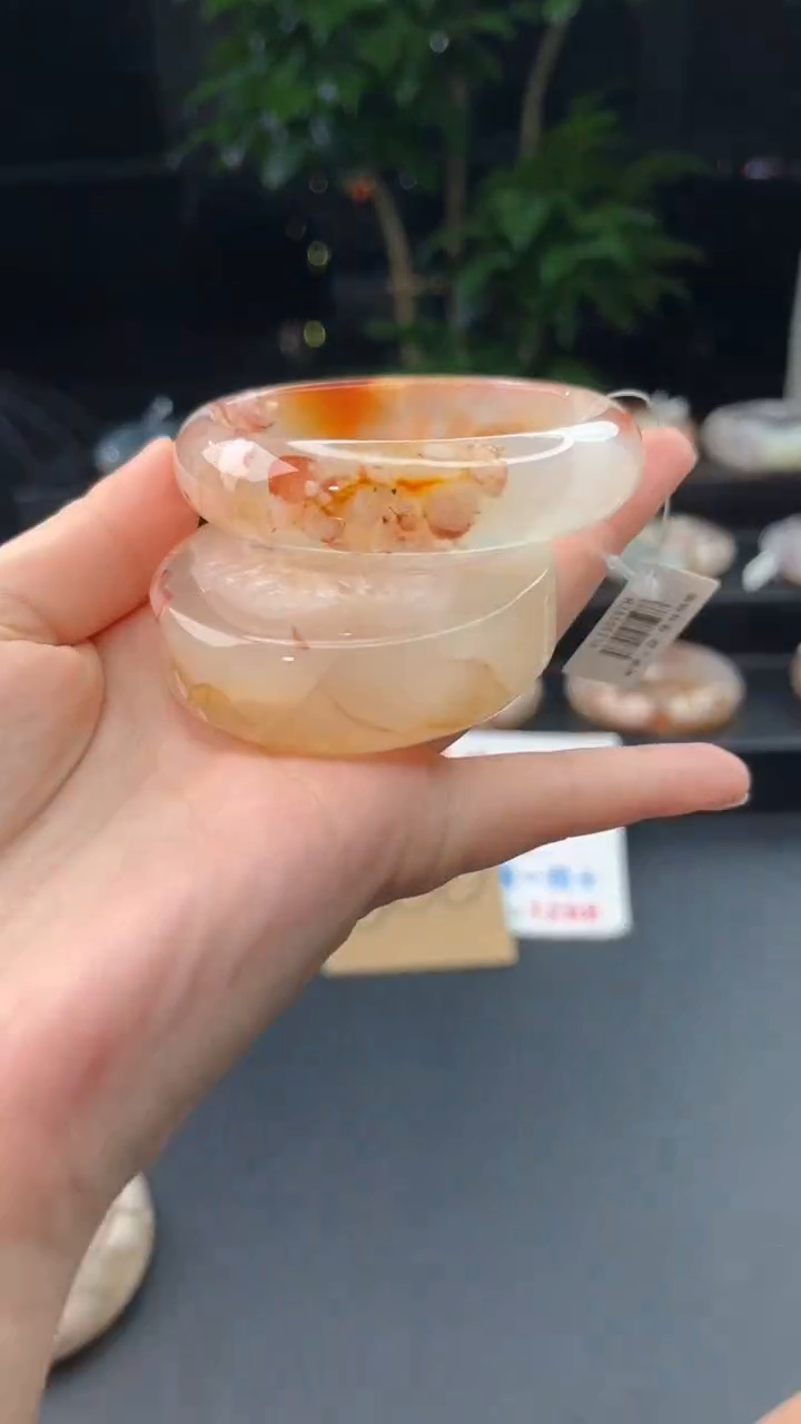 【闪购商品】石英质玉手镯未镶嵌赠送镯心（圈口55