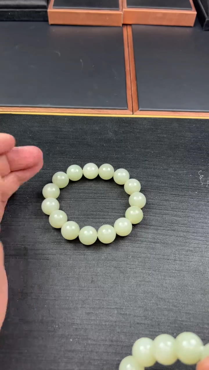 【闪购商品】和田玉手串未镶嵌且末微色差迪克兰二细卡14