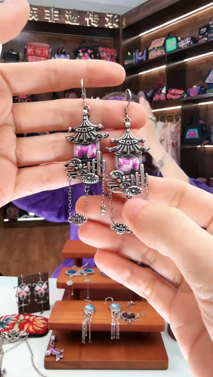 【闪购商品】织绣176蚩梦苗族古绣