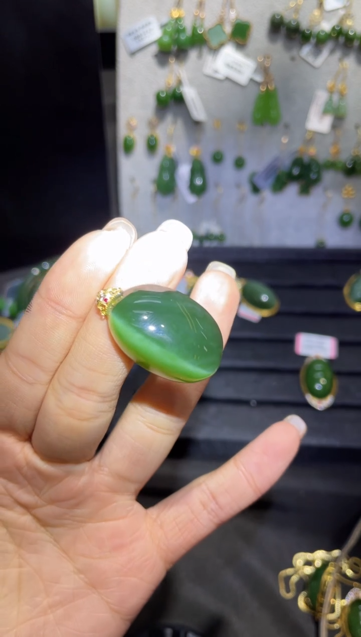 【闪购商品】和田玉吊坠18K金镶嵌33MM 多样性发一Z