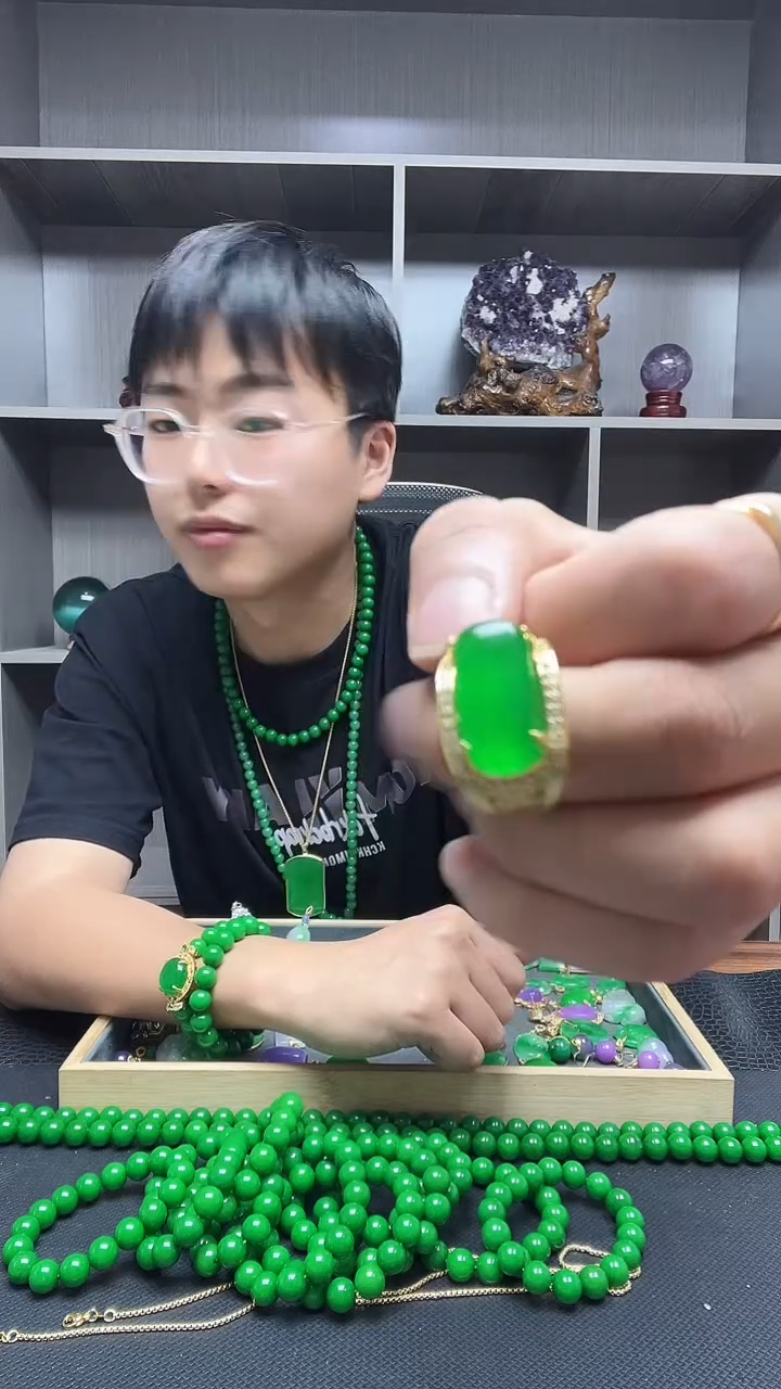 翡翠戒指14K金镶嵌戒指