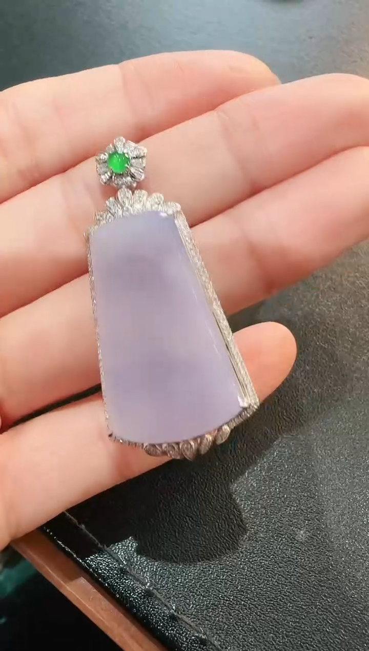 【闪购商品】翡翠颈饰18K金镶嵌吊坠