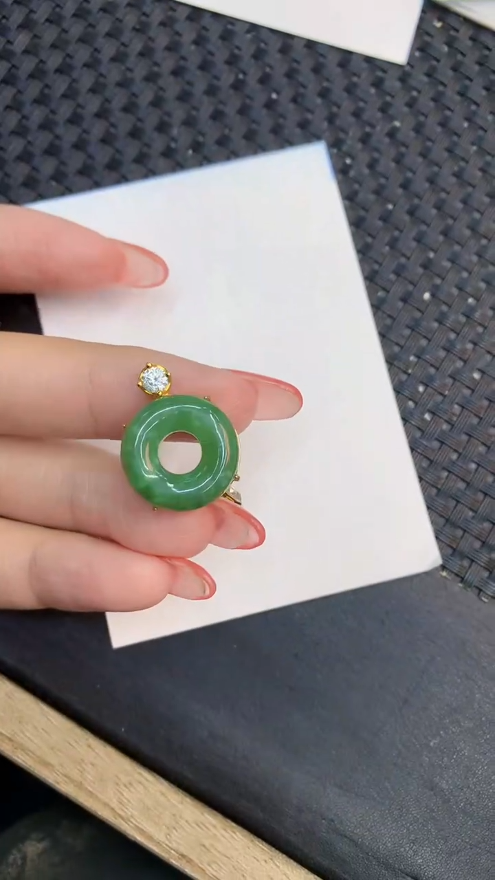 颈饰未镶嵌翡翠1