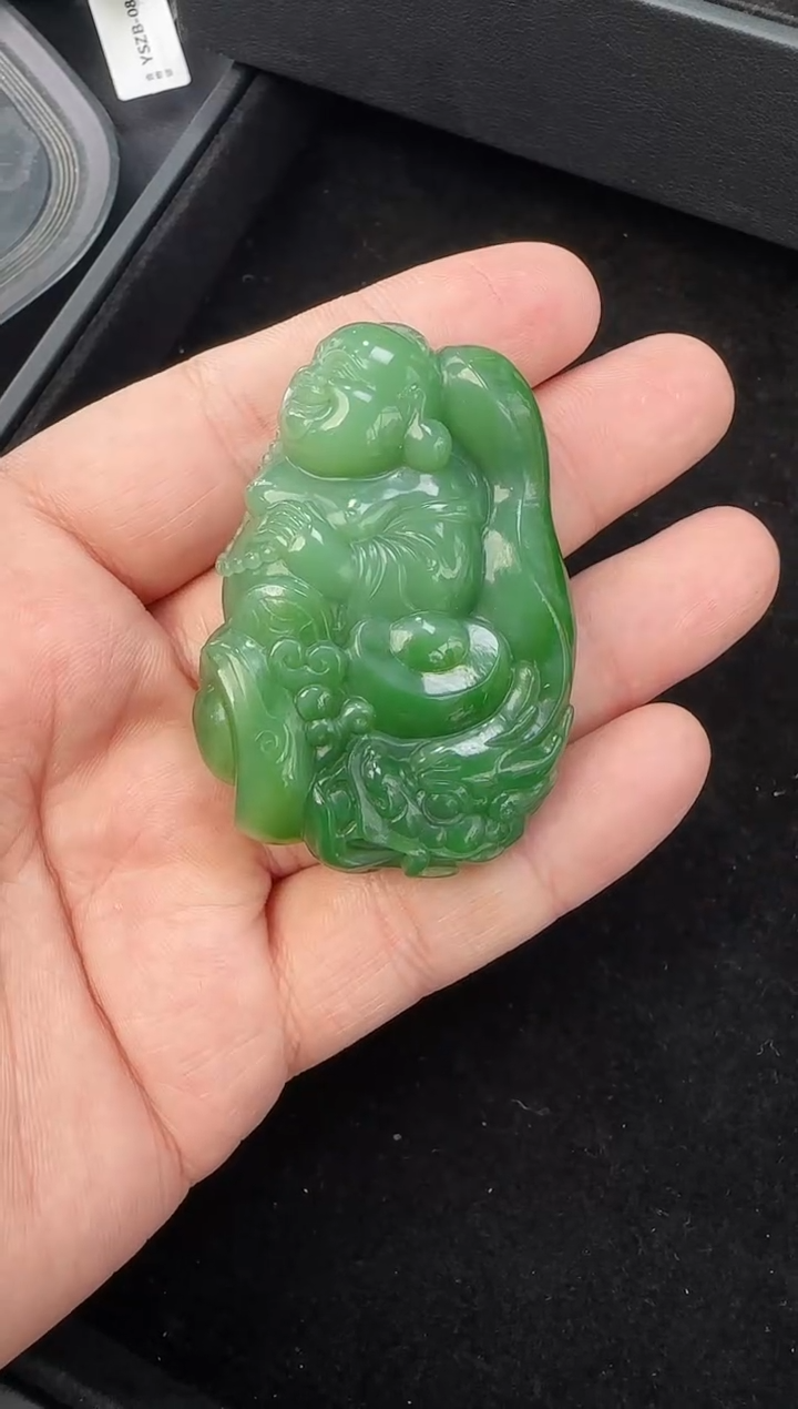 颈饰未镶嵌和田玉佛公