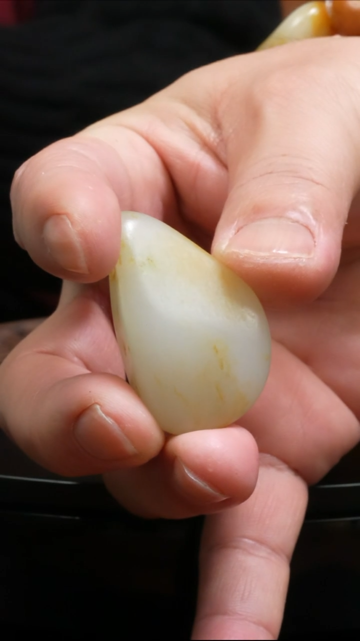 【闪购商品】和田玉吊坠(不含链)未镶嵌34g和田玉原石