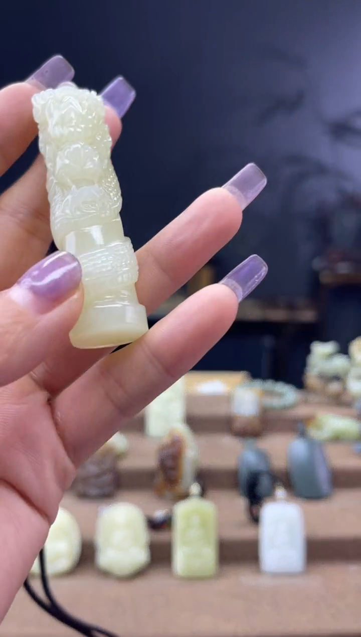 颈饰未镶嵌和田玉1