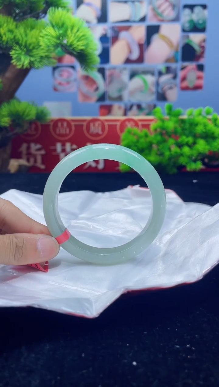 翡翠未镶嵌手镯1手镯