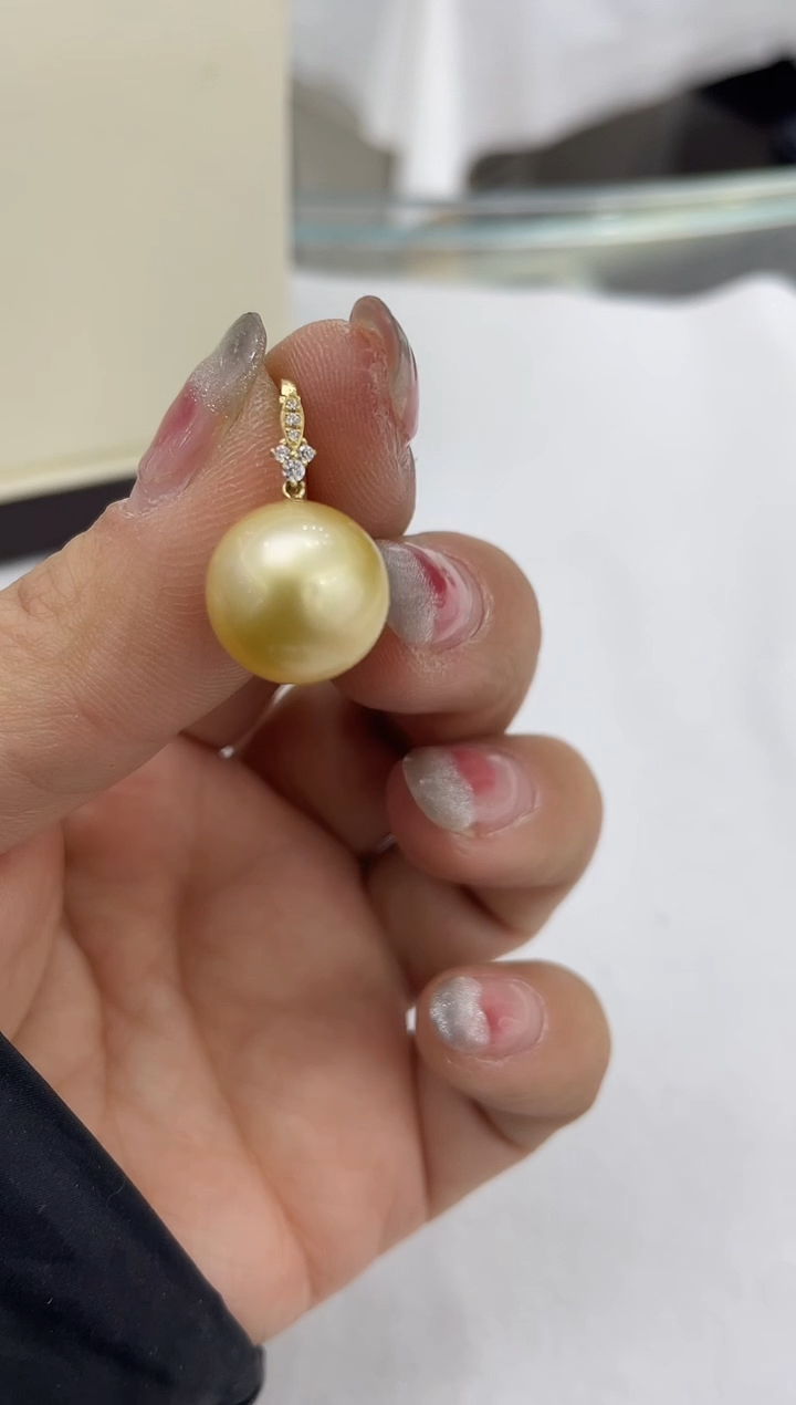 【闪购商品】海水珍珠吊坠(赠链)18K金镶嵌金珠设计款吊坠