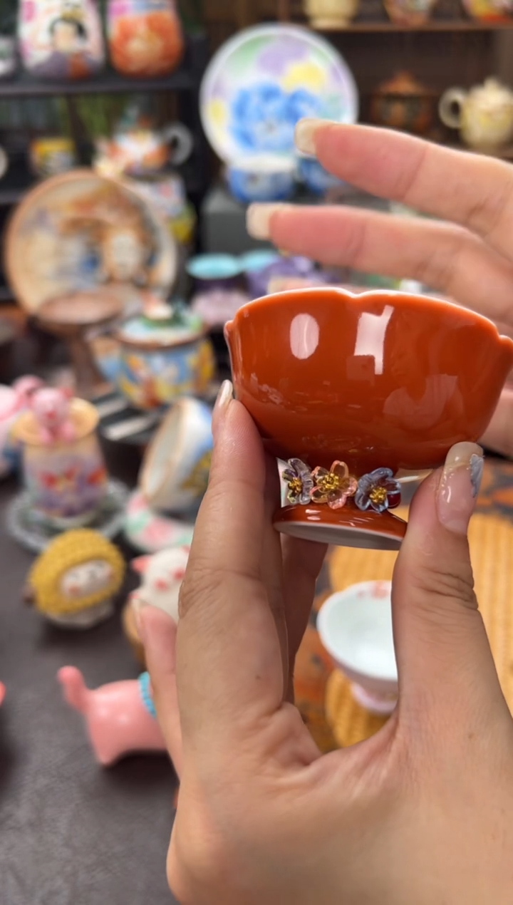 豇豆红手绘花口高足杯