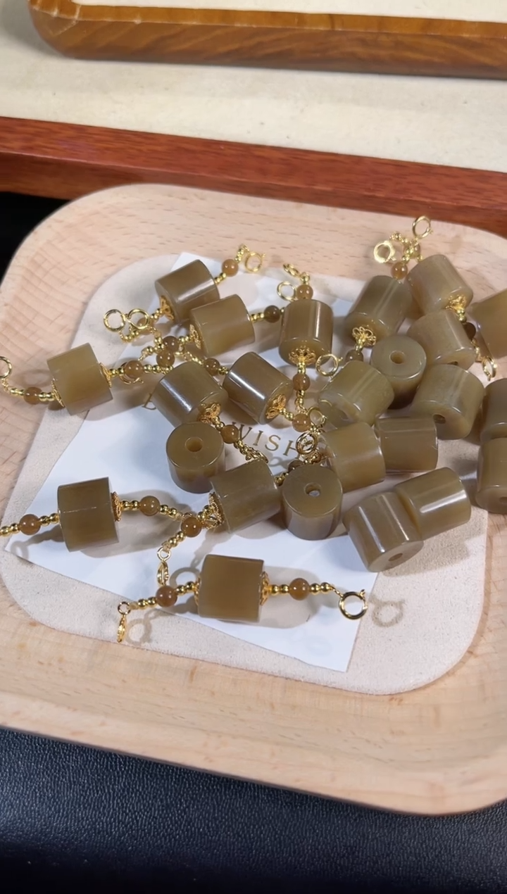 吊坠(不含链)银S925镶嵌和田玉多样性发其一