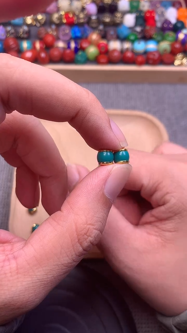 颈饰琉璃精工镶嵌老油绿汉堡珠卡6+mm 一对发