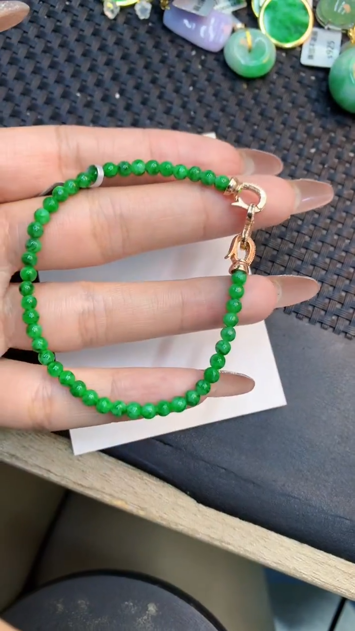 颈饰未镶嵌翡翠1