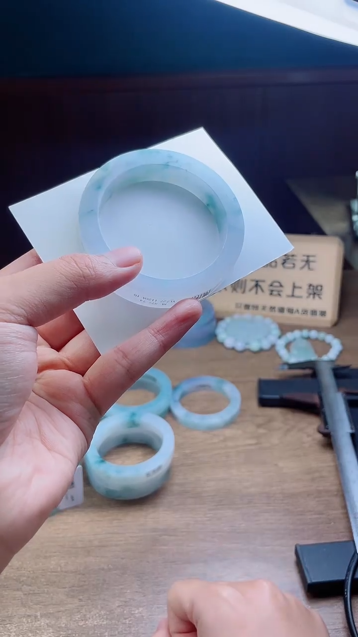 定制翡翠手镯未镶嵌定制