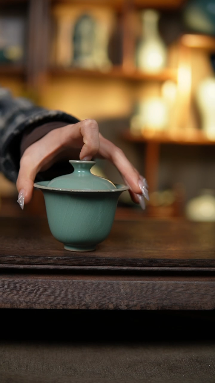 【闪购商品】杯仿古翡翠绿纯手工葵口两才盖碗大瑕