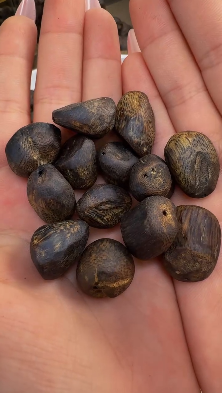 【闪购商品】沉香吊坠天然野树丁