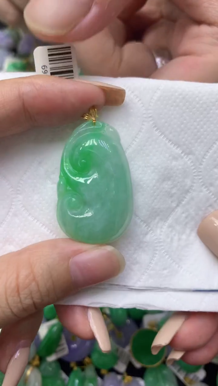 颈饰18K金镶嵌翡翠天然缅甸翡翠A货