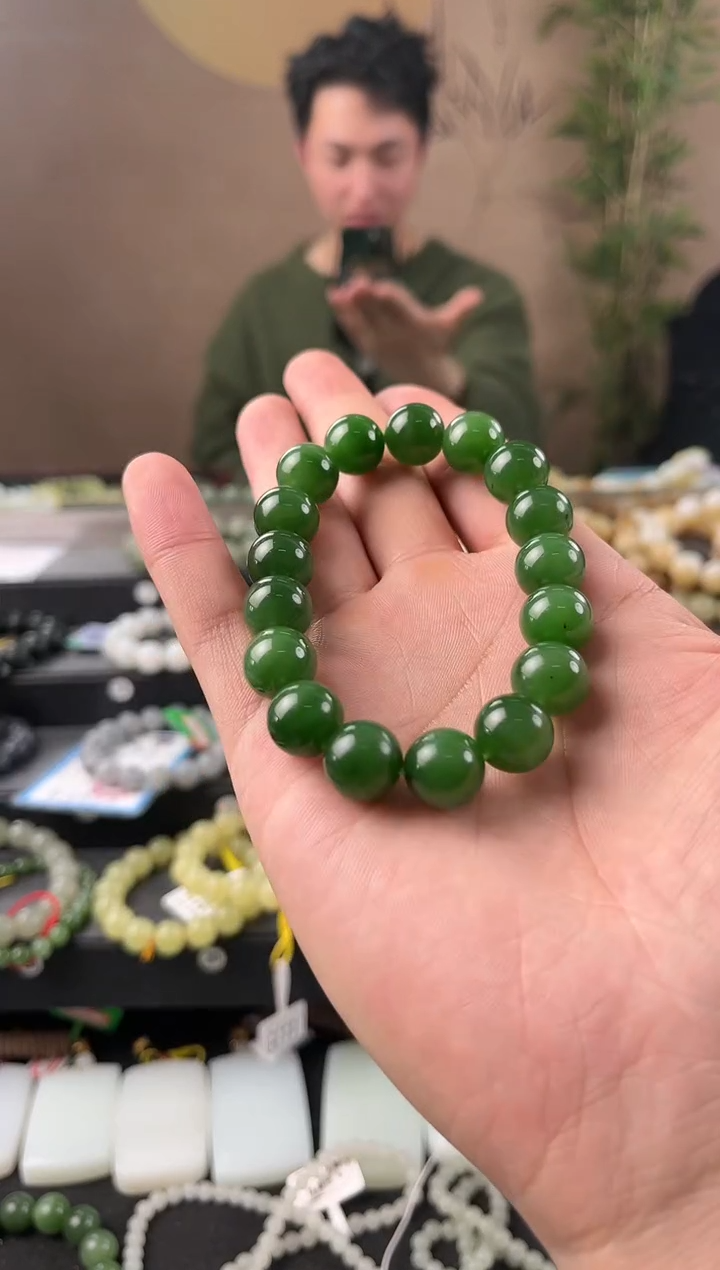 【闪购商品】和田玉手串未镶嵌新疆碧玉卡12微色差