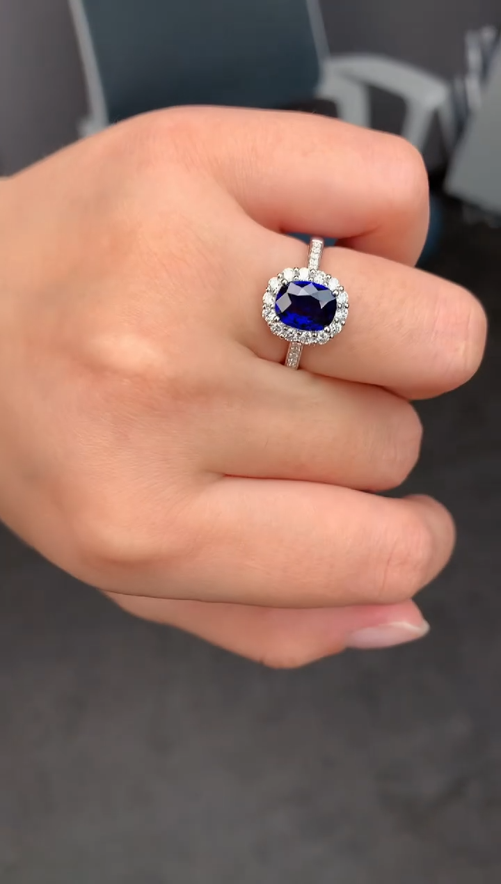 【闪购商品】蓝宝石戒指18K金镶嵌1.7ct皇家蓝戒指