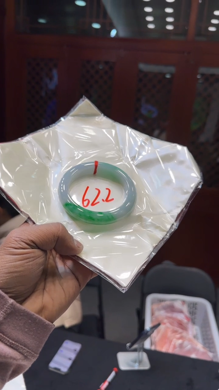 【闪购商品】翡翠手镯未镶嵌手镯