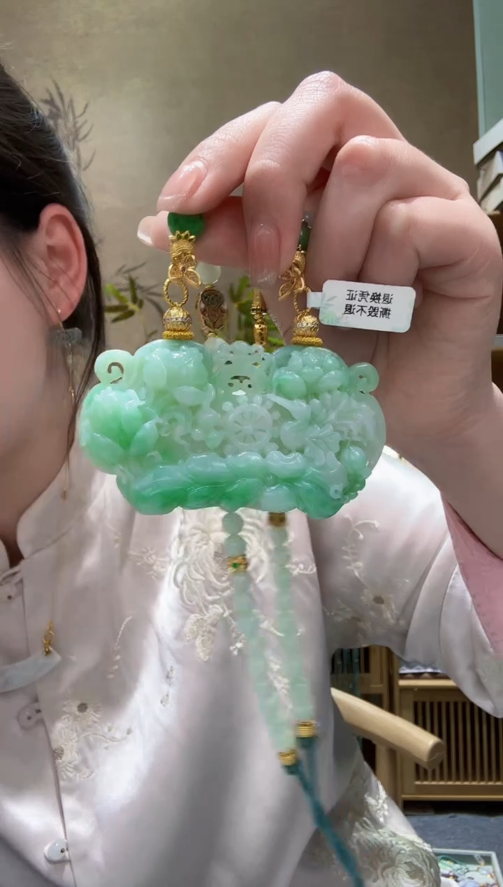 【闪购商品】翡翠颈饰未镶嵌吊坠